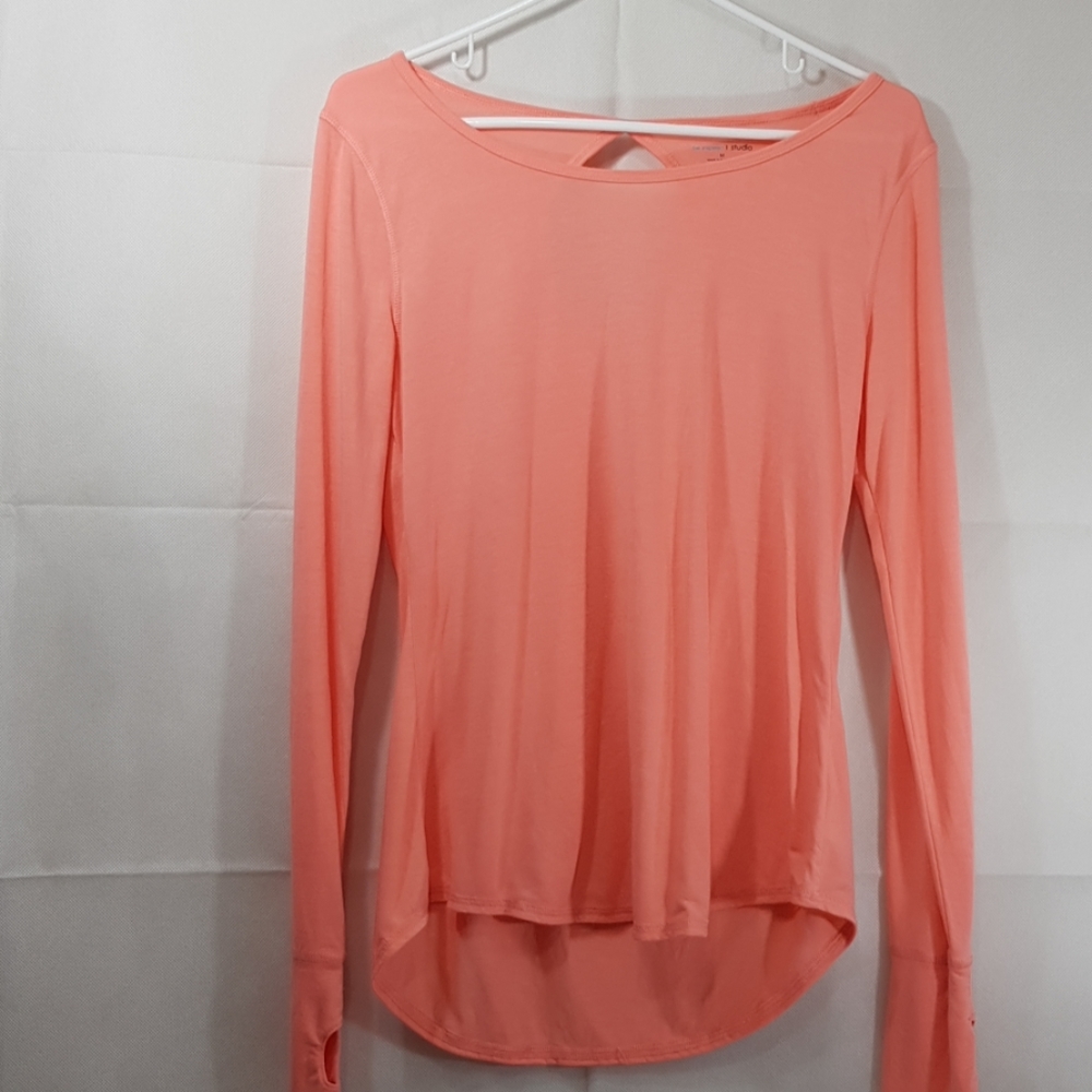 Medium women Be Inspire I Studio peach top high low with thumb holes #246